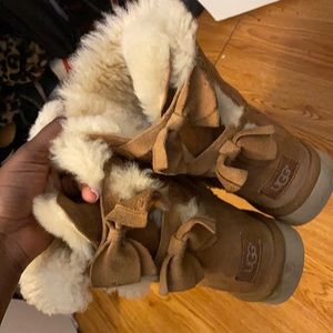 Chestnut Bow UGGS